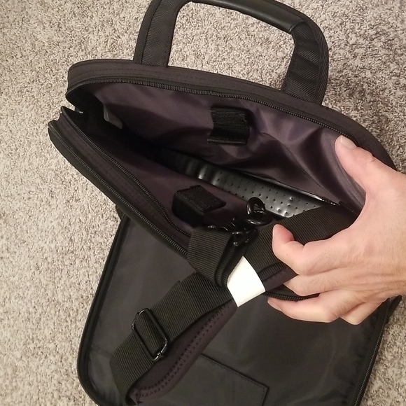 Targus 15.6" Mobile Elite laptop bag. With tags - Picture 9 of 10